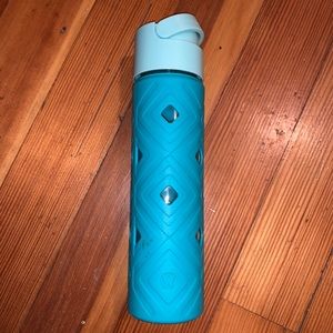 *HP* Lululemon water bottle